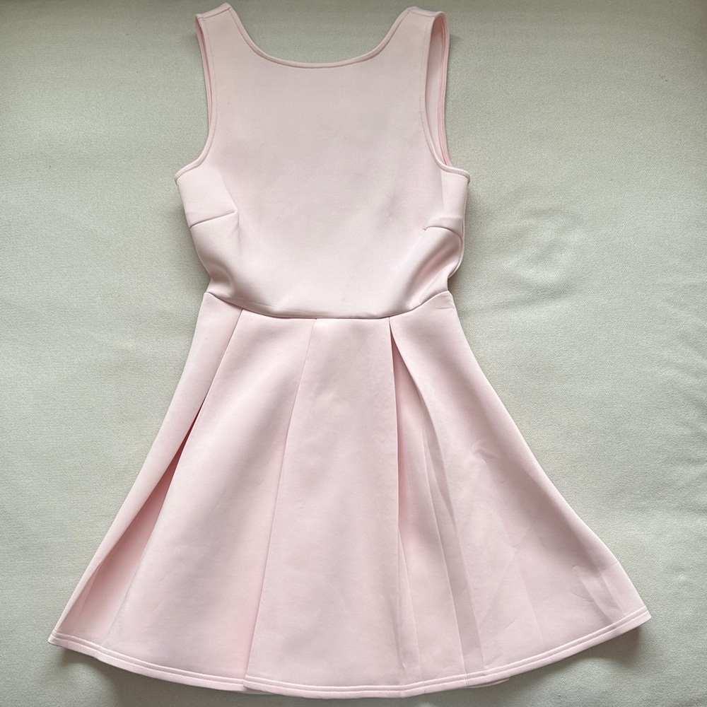 La Mahina NA-KD Backless Light Pink Pleated Mini Dress